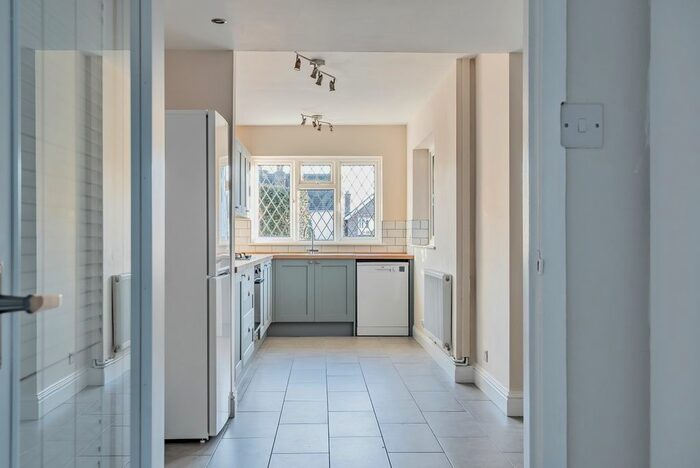 4 Bedroom Detached House To Rent In North Road, Reigate, RH2