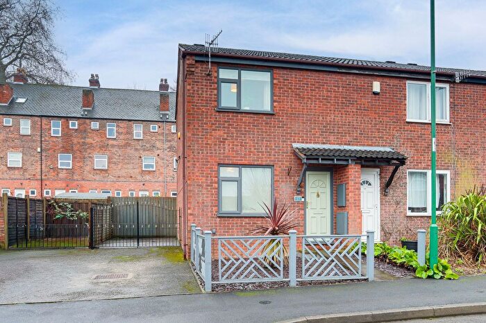 2 Bedroom End Terrace House For Sale In Elmore Court, Nottingham, NG7