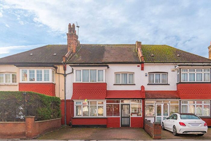 3 Bedroom Flat To Rent In Norbury Crescent, Norbury, London, SW16