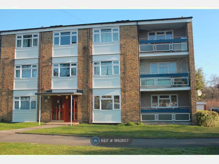2 Bedroom Flat To Rent In Blewbuton Walk, Bracknell, RG12