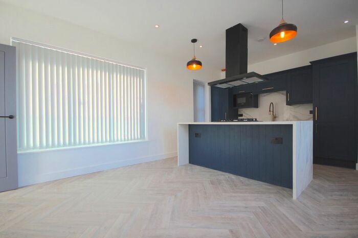 2 Bedroom Flat To Rent In Fairview Road, London, SW16