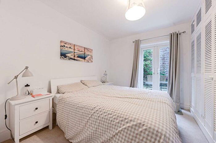 1 Bedroom Maisonette To Rent In Stephendale Road, Fulham, London, SW6