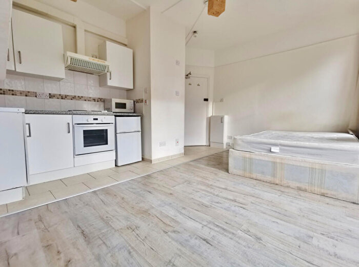 Studio To Rent In Barrington Road, Crouch End, N8