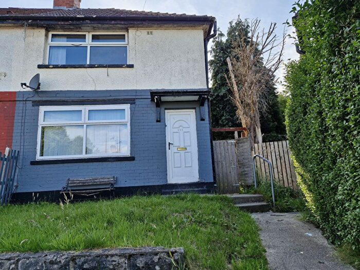 3 Bedroom Semi-Detached House To Rent In Lynfield Drive, Bradford, BD9