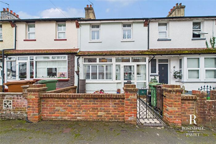 3 Bedroom Terraced House For Sale In South Avenue, Carshalton On The Hill, SM5