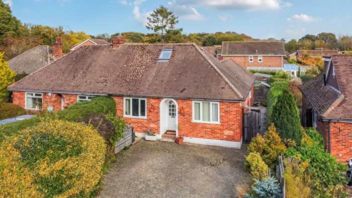 3 Bedroom Bungalow For Sale In Tynley Grove, Jacobs Well, Guildford, GU4