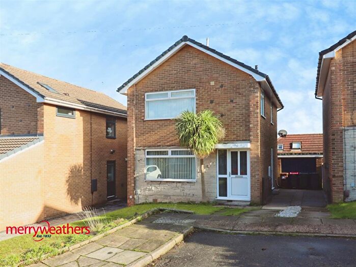 3 Bedroom Detached House For Sale In Charnwood Grove, Kimberworth, Rotherham., S61