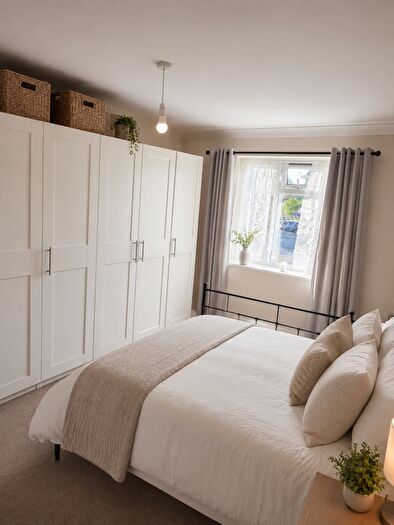 2 Bedroom Flat To Rent In Great South West Road, Hounslow, TW4
