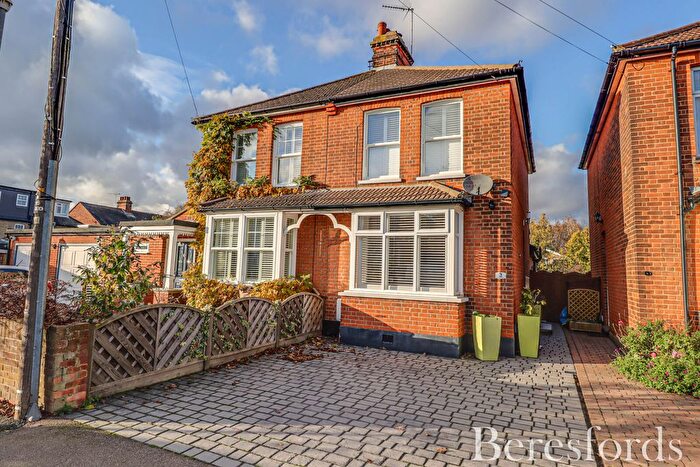 2 Bedroom Semi-detached House For Sale In Kimpton Avenue, Brentwood, CM15