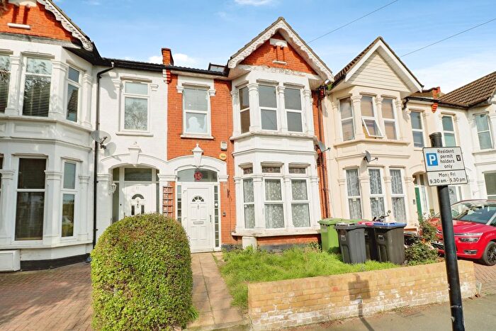 4 Bedroom Terraced House To Rent In Wimborne Road, Southend-On-Sea, SS2