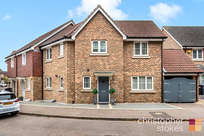 3 Bedroom End Of Terrace House For Sale In Aldermere Avenue, Cheshunt, Hertfordshire, EN8
