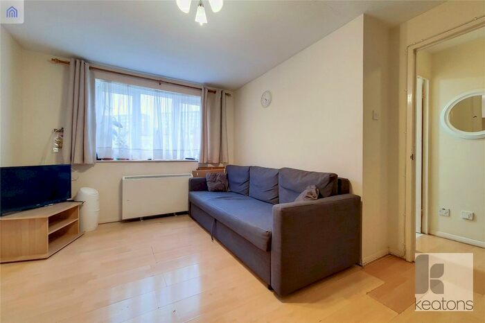 1 Bedroom Flat To Rent In Armoury Road, Deptford, London, SE8