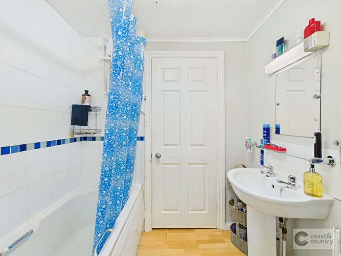 1 Bedroom Flat For Sale In Haccombe House, Nr Combeinteignhead, TQ12