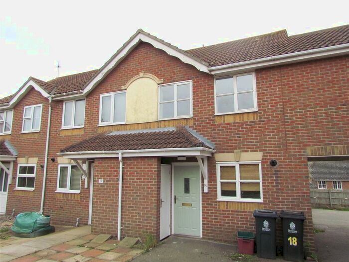 2 Bedroom Detached House To Rent In Kingfisher Drive, Dovercourt, Essex, CO12
