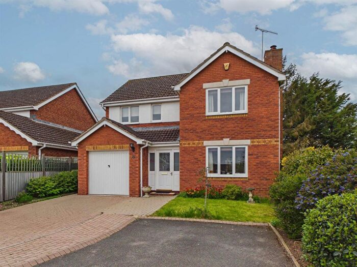 4 Bedroom Detached House For Sale In Lilac Close, Upton-Upon-Severn, Worcester, WR8