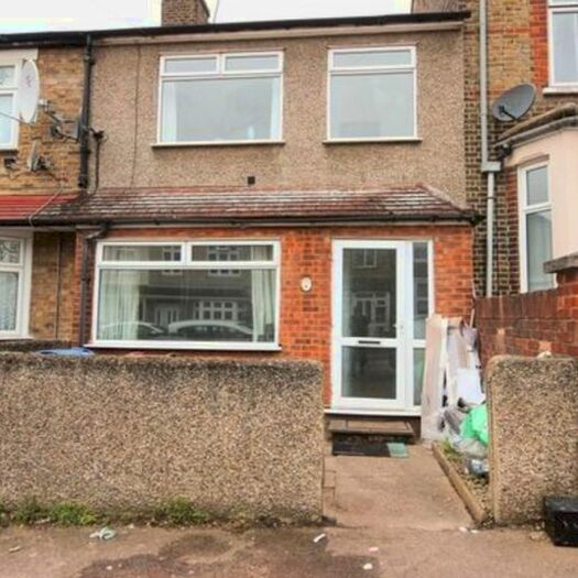 3 Bedroom Terraced House To Rent In Kent Road, Grays, RM17