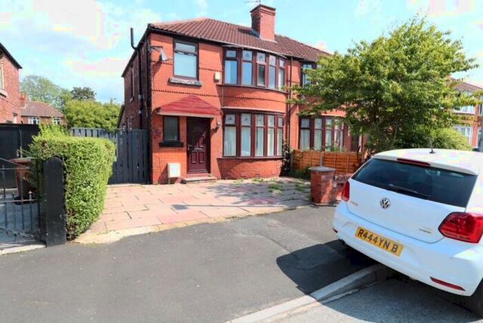 5 Bedroom Semi-Detached House To Rent In Brentbridge Road, Fallowfield, Manchester, M14