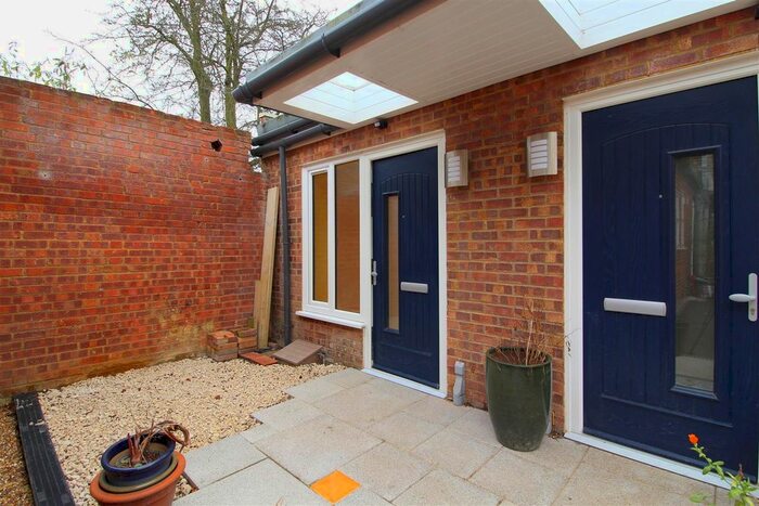 1 Bedroom Flat To Rent In Padna Mews, Hatfield Road, St Albans, Herts, AL1