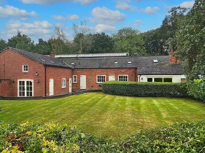 3 Bedroom Barn Conversion For Sale In Hall Estate, Hoar Cross, DE13