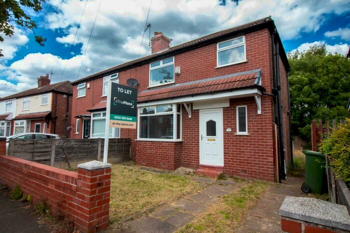 3 Bedroom House To Rent In Oakfield Avenue, Droylsden, Manchester, M43