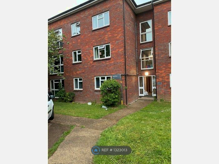 2 Bedroom Maisonette To Rent In Mead Place, Rickmansworth, WD3