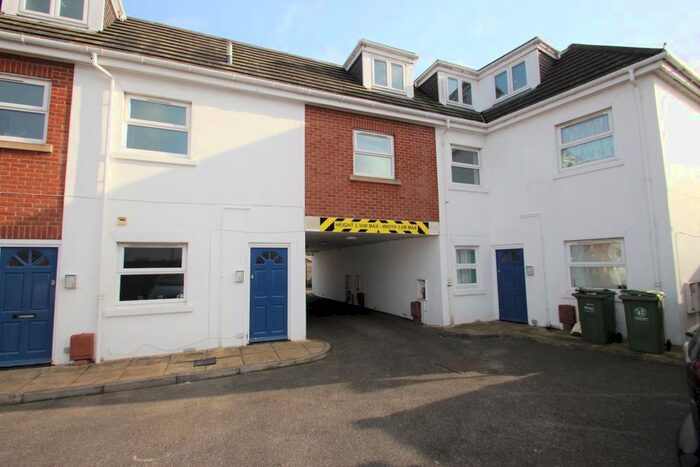 1 Bedroom Flat To Rent In Manor Park Avenue, Portsmouth PO3