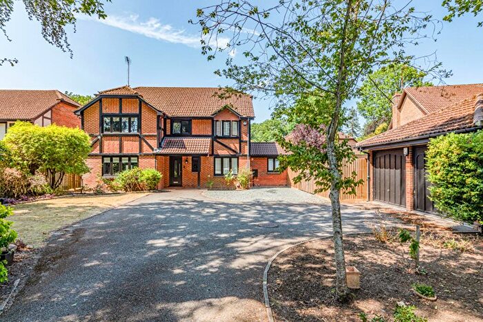 5 Bedroom Detached House For Sale In Squirrel Keep, West Byfleet, Surrey, KT14