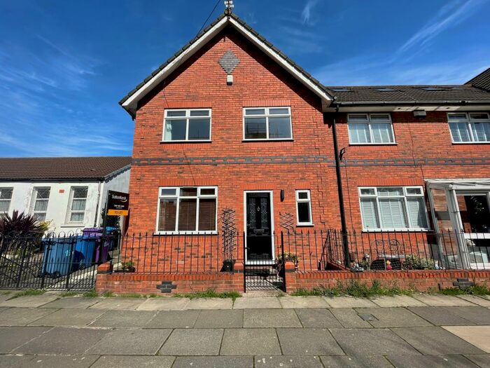 4 Bedroom House To Rent In Dovedale Road, Liverpool., L18