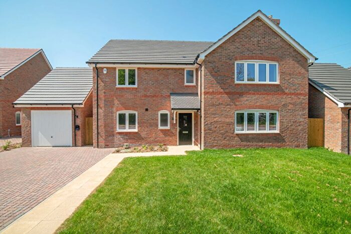 4 Bedroom Detached House For Sale In Meadow View, Pamber End, RG26