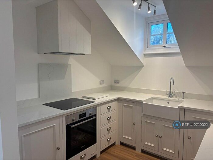 2 Bedroom Flat To Rent In South Road, Brighton, BN1