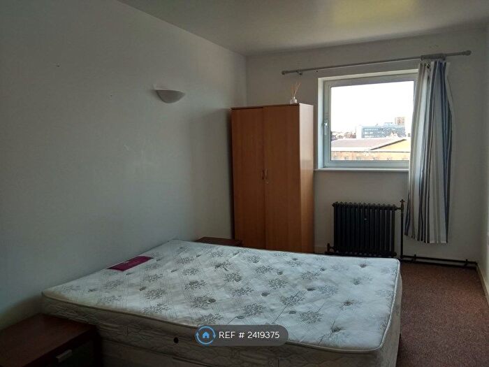 3 Bedroom Flat To Rent In Royal Arsenal, London, SE18