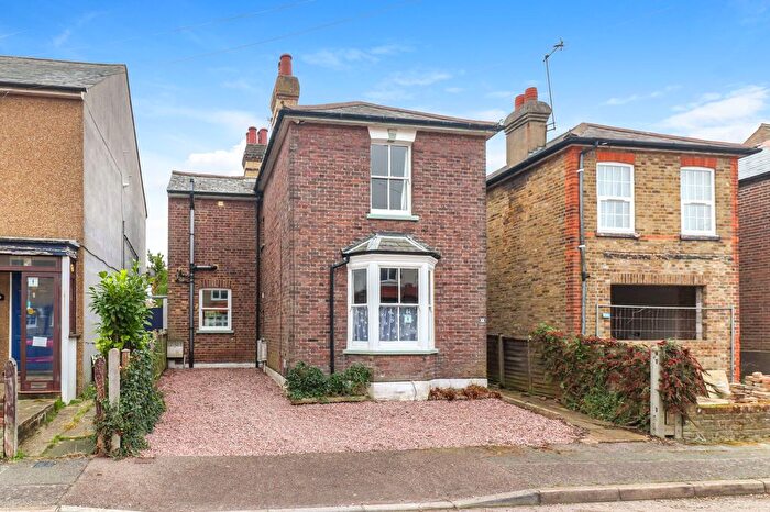 3 Bedroom Detached House For Sale In Breakspeare Road, Abbots Langley, WD5
