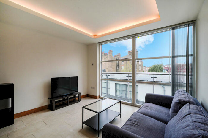 2 Bedroom Flat To Rent In Bell Street, Marylebone, NW1