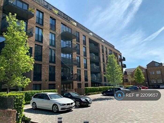 2 Bedroom Flat To Rent In Cobalt Place, London, SW11