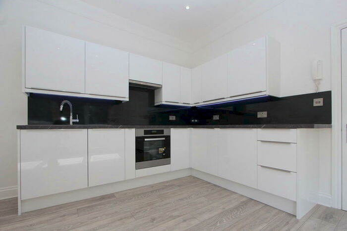 1 Bedroom Apartment To Rent In Methuen Park, Muswell Hill, N10