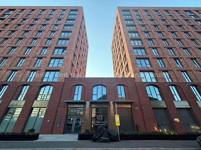3 Bedroom Town House To Rent In Waterhouse Gardens, Dutton Street, Manchester, M3