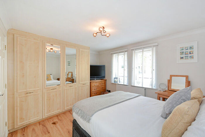 2 Bedroom Apartment To Rent In Cypress House, Woodland Crescent, SE16