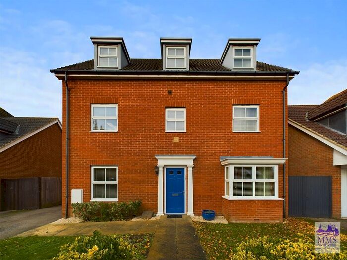 5 Bedroom Property To Rent In Fitzgilbert Close, Gillingham, ME7