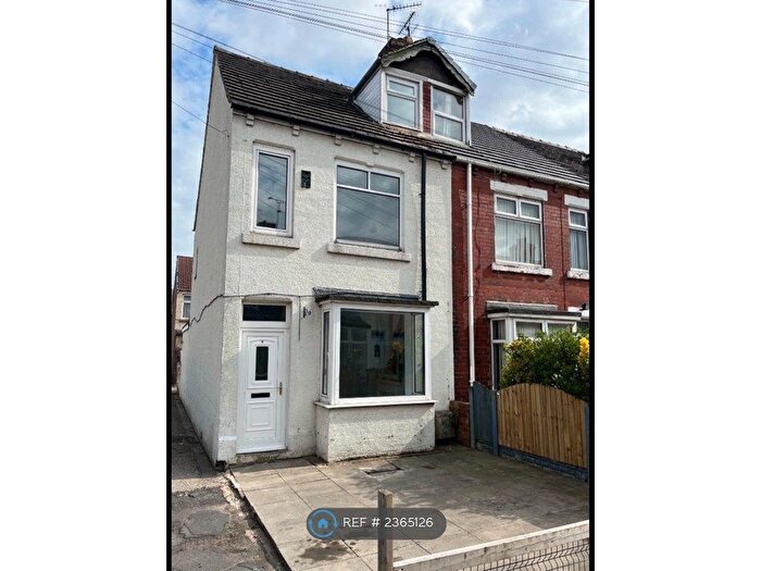 4 Bedroom End Of Terrace House To Rent In Radcliffe Mount, Doncaster, DN5