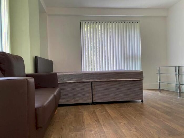 Studio To Rent In Scholes Street, Oldham OL1