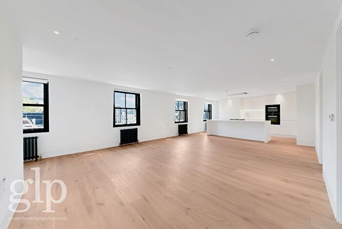 3 Bedroom Flat To Rent In Greek Street, London, W1D