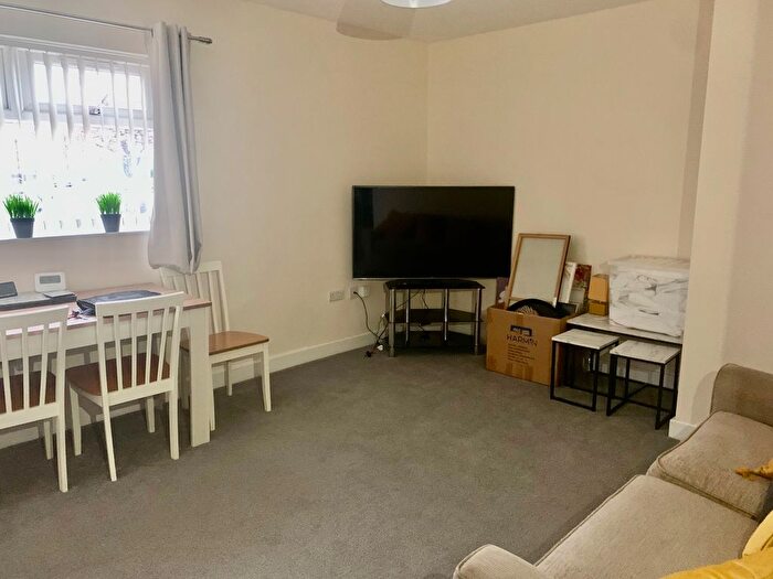 2 Bedroom Flat To Rent In Carlyle Road, Rotherham, S66