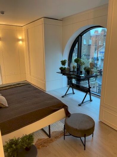 Studio To Rent In Loftus Road, London, W12