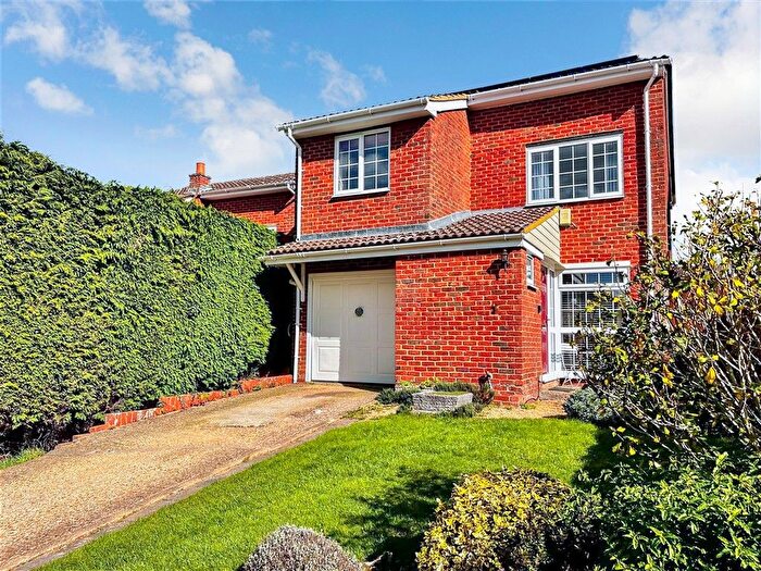 3 Bedroom Detached House For Sale In Willow Way, Ashington, West Sussex, RH20
