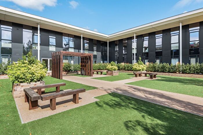 1 Bedroom Flat To Rent In Clivemont Road, Maidenhead, SL6