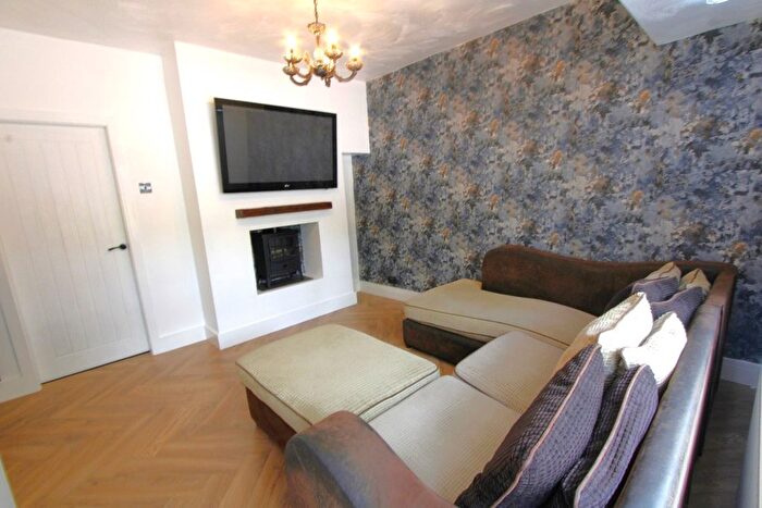 2 Bedroom Semi-Detached House For Sale In Long Lane, Bolton, BL2