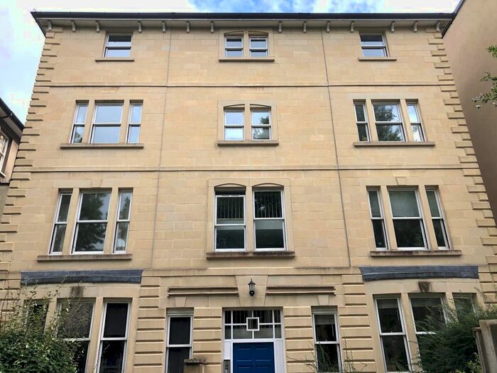 3 Bedroom Flat To Rent In Ashgrove Road, Redland, Bristol, BS6