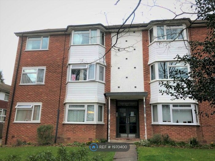3 Bedroom Flat To Rent In Pendlebury Court, Surbiton, KT5