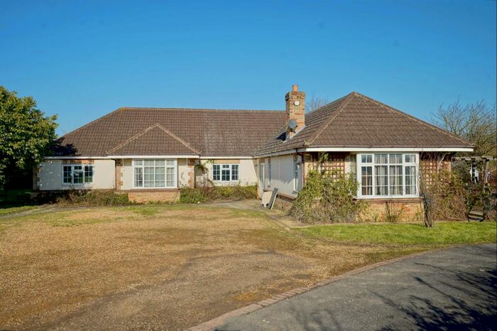 4 Bedroom Bungalow For Sale In Old Great North Road, Sawtry, Huntingdon, PE28