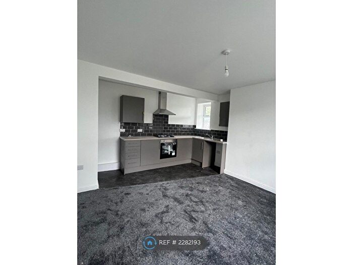 2 Bedroom Terraced House To Rent In Worthing Head Road, Bradford, BD12